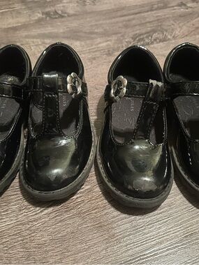 Girls' Black Patent T-Strap Dress Shoes with Flower Accent for twins